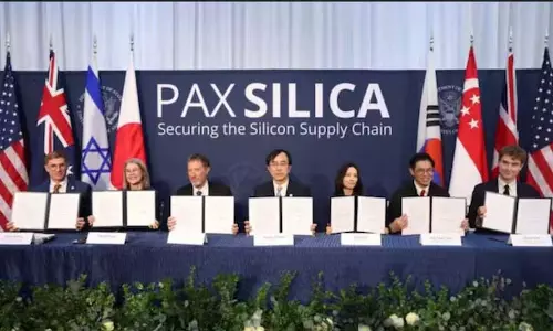 Pax Silica: भारत अगले महीने US के नेतृत्व वाली टेक पहल में शामिल हो सकता Pax Silica: भारत अगले महीने US के नेतृत्व वाली टेक पहल में शामिल हो सकता
