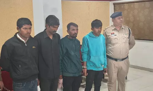 पुरानी रंजिश में खूनी वार: हत्या व जानलेवा हमले के मामले में 5 आरोपी गिरफ्तार पुरानी रंजिश में खूनी वार: हत्या व जानलेवा हमले के मामले में 5 आरोपी गिरफ्तार