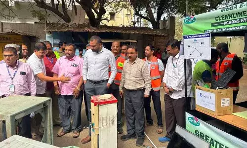 GHMC कमिश्नर ने मेगा ई-वेस्ट कलेक्शन ड्राइव का रिव्यू किया, लोगों से हिस्सा लेने की अपील की GHMC कमिश्नर ने मेगा ई-वेस्ट कलेक्शन ड्राइव का रिव्यू किया, लोगों से हिस्सा लेने की अपील की