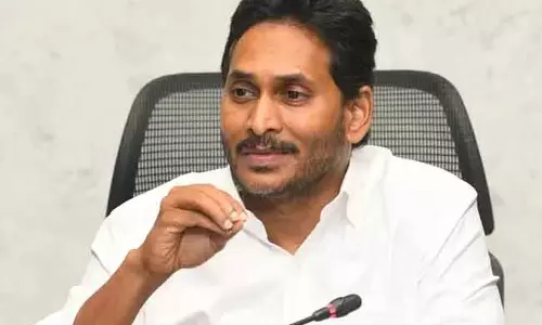Jagan का चंद्रबाबू सरकार पर हमला: युवाओं की पीठ में छुरा घोंपा