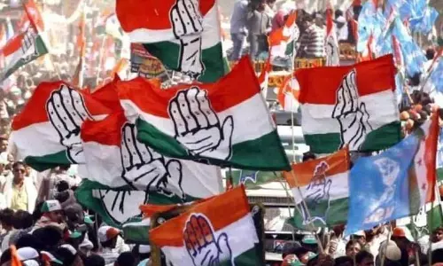 कांग्रेस ने BJP के बुलडोजर के खिलाफ मजबूती से खड़े रहने का वादा किया कांग्रेस ने BJP के बुलडोजर के खिलाफ मजबूती से खड़े रहने का वादा किया