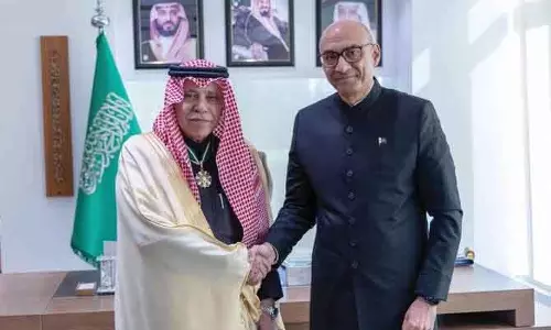 Pakistan का दूसरा बड़ा नागरिक सम्मान: सऊदी कॉमर्स मिनिस्टर को मिला अवॉर्ड Pakistan का दूसरा बड़ा नागरिक सम्मान: सऊदी कॉमर्स मिनिस्टर को मिला अवॉर्ड