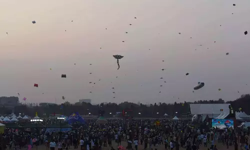Sankranti पर सावधानी: बिजली की लाइनों के पास पतंग न उड़ाने की अपील