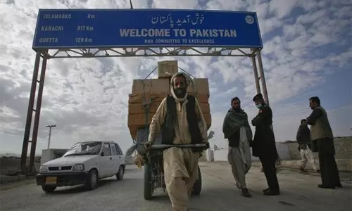 Pakistan-अफगान सीमा बंद होने से खैबर पख्तूनख्वा को अरबों का आर्थिक नुकसान Pakistan-अफगान सीमा बंद होने से खैबर पख्तूनख्वा को अरबों का आर्थिक नुकसान