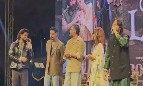 बॉर्डर-2 के जाते हुए लम्हें सॉन्ग लॉन्च, भावुक हुए सुनील शेट्टी