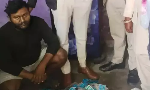 आबकारी विभाग की बड़ी कार्रवाई: 8352 नशीले कैप्सूल जब्त, आरोपी गिरफ्तार