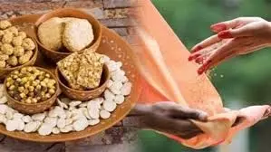 Makar Sankranti 2026: मकर संक्रांति पर इन चीज़ों का दान करके भगवान शनि को करें प्रसन्न Makar Sankranti 2026: मकर संक्रांति पर इन चीज़ों का दान करके भगवान शनि को करें प्रसन्न