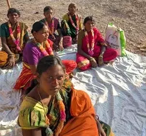 वन अधिकारियों ने PVTG ज़मीन पर इंदिराम्मा घरों का निर्माण रोक दिया वन अधिकारियों ने PVTG ज़मीन पर इंदिराम्मा घरों का निर्माण रोक दिया