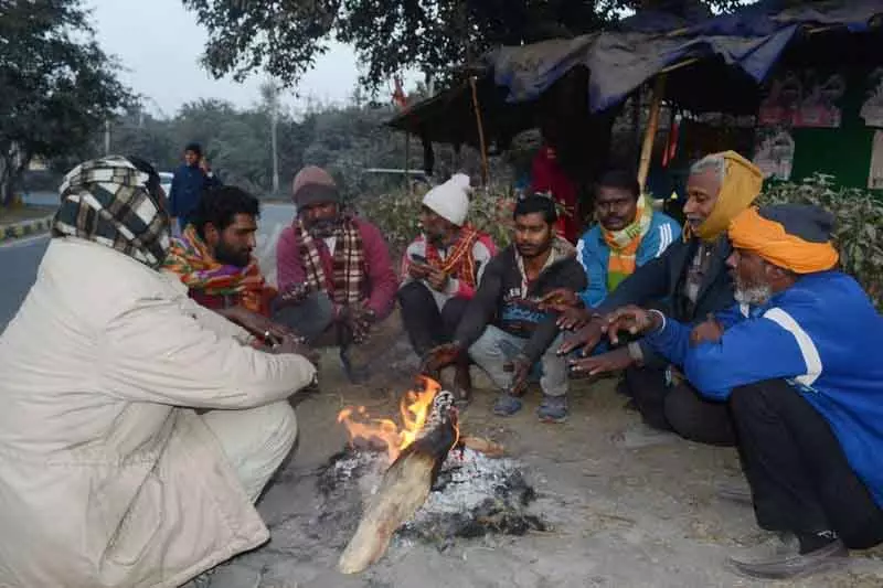 Karnal हाड़ कंपा देने वाली ठंड ने पकड़ी क़ाबू, लोग ठिठुर रहे Karnal हाड़ कंपा देने वाली ठंड ने पकड़ी क़ाबू, लोग ठिठुर रहे
