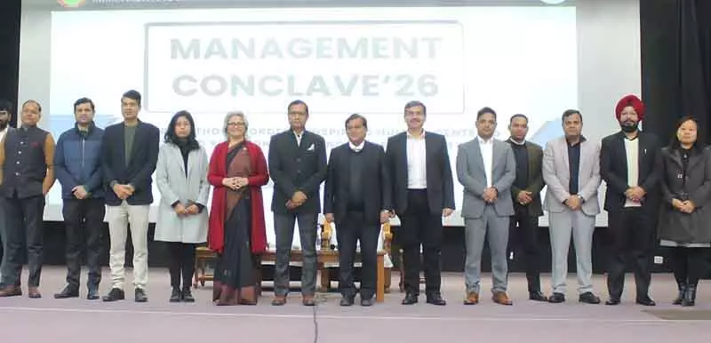 इंडस्ट्री के दिग्गजों ने IIM-रोहतक के स्टूडेंट्स के साथ अपने विचार शेयर किए इंडस्ट्री के दिग्गजों ने IIM-रोहतक के स्टूडेंट्स के साथ अपने विचार शेयर किए