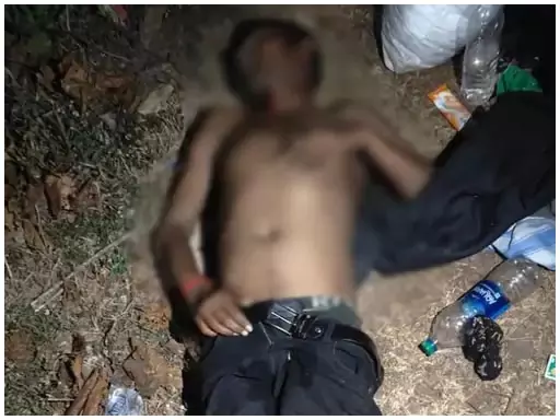 मर्डर या हार्ट अटैक? कुम्हारी में अर्धनग्न मिला युवक का शव, गुत्थी सुलझाने में जुटी पुलिस मर्डर या हार्ट अटैक? कुम्हारी में अर्धनग्न मिला युवक का शव, गुत्थी सुलझाने में जुटी पुलिस