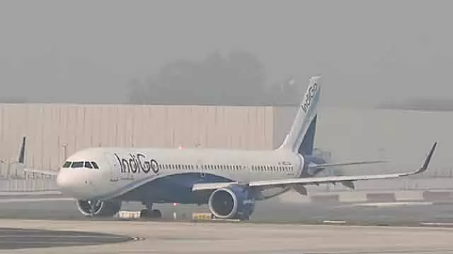 Chennai-Mumbai फ्लाइट में मैकेनिकल खराबी: 9 घंटे की देरी; यात्रियों को परेशानी Chennai-Mumbai फ्लाइट में मैकेनिकल खराबी: 9 घंटे की देरी; यात्रियों को परेशानी