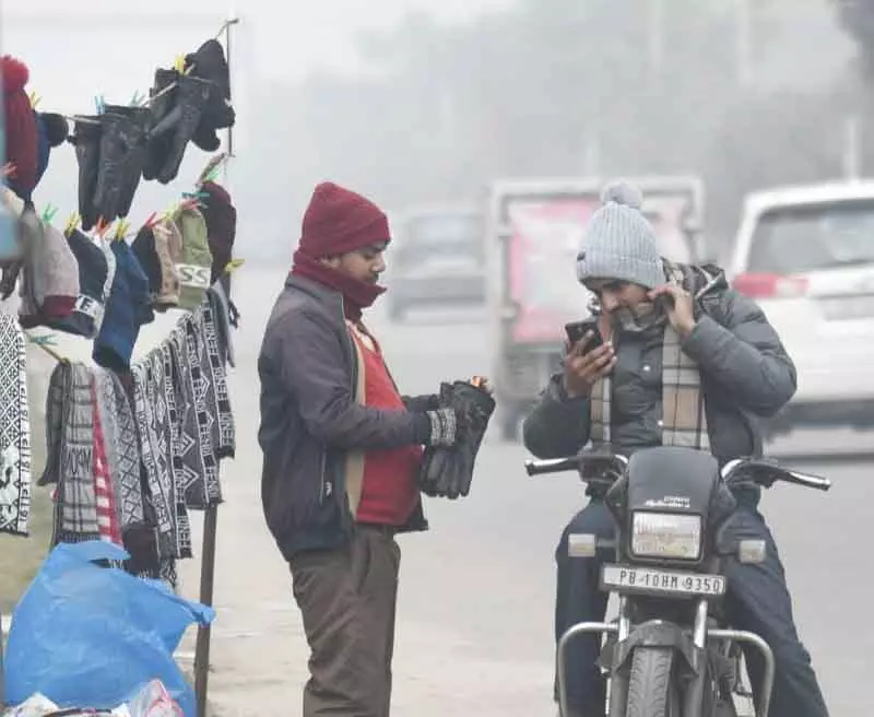 Punjab -Haryana में कड़ाके की ठंड, बठिंडा 1.6°C, हिसार 2.2°C तापमान Punjab -Haryana में कड़ाके की ठंड, बठिंडा 1.6°C, हिसार 2.2°C तापमान