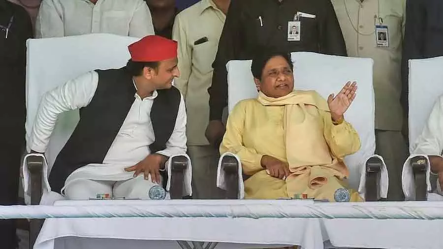 अखिलेश यादव और मायावती ने मेरठ में OBC व्यक्ति की ईंट से हत्या पर गुस्सा जताया अखिलेश यादव और मायावती ने मेरठ में OBC व्यक्ति की ईंट से हत्या पर गुस्सा जताया