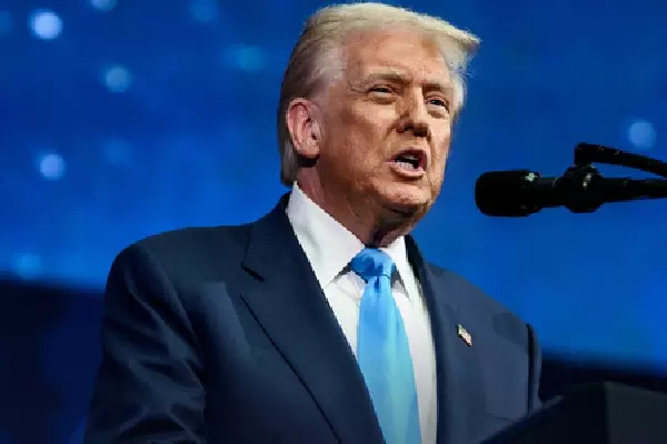 Trump ने वेनेजुएला के तेल फंड को बचाने के लिए इमरजेंसी की घोषणा की Trump ने वेनेजुएला के तेल फंड को बचाने के लिए इमरजेंसी की घोषणा की