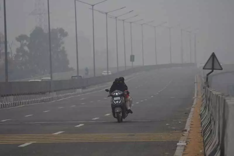 उत्तर भारत में कड़ाके की ठंड, Punjab और हरियाणा में पारा जमाव बिंदु के करीब उत्तर भारत में कड़ाके की ठंड, Punjab और हरियाणा में पारा जमाव बिंदु के करीब