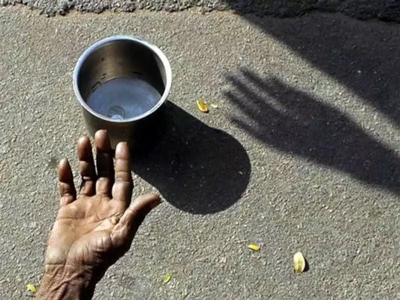 Jalandhar: बच्चों से भीख मांगने वालों पर कार्रवाई, 2 साल के बच्चे को बचाया गया Jalandhar: बच्चों से भीख मांगने वालों पर कार्रवाई, 2 साल के बच्चे को बचाया गया