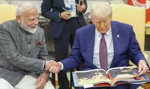 भारत-अमेरिका के बीच ट्रेड डील पर बातचीत जारी, मंगलवार को होगी अगली बैठक: अमेरिकी राजदूत भारत-अमेरिका के बीच ट्रेड डील पर बातचीत जारी, मंगलवार को होगी अगली बैठक: अमेरिकी राजदूत