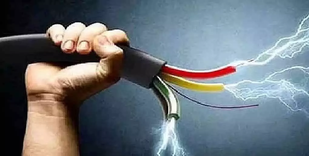GCC के वाहन डिपो में ठेका कर्मचारी की करंट लगने से मौत GCC के वाहन डिपो में ठेका कर्मचारी की करंट लगने से मौत
