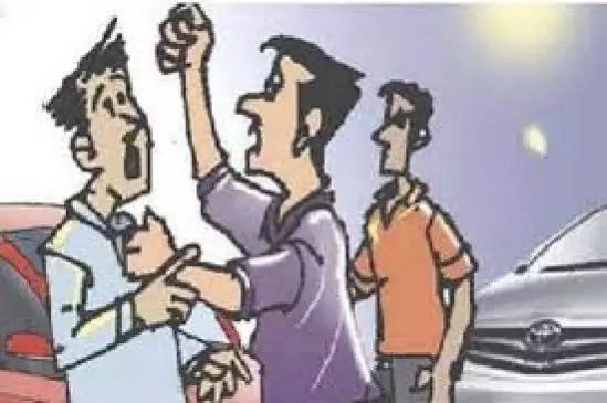 Farrukhabad: विद्युत कर्मी के साथ मारपीट, छह ग्रामीणों पर मामला दर्ज Farrukhabad: विद्युत कर्मी के साथ मारपीट, छह ग्रामीणों पर मामला दर्ज