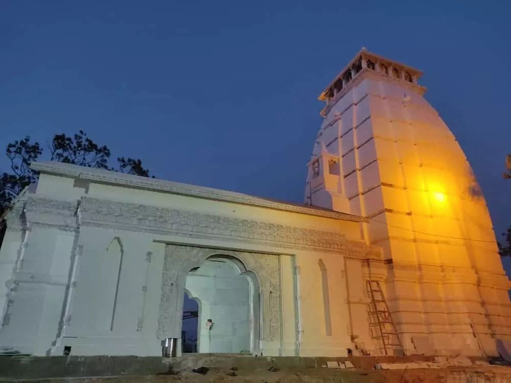 आस्था की पहाड़ी पर शिव का वास : मकर संक्रांति पर सिद्ध बाबा धाम बनता है श्रद्धा, परंपरा और पर्यटन का संग आस्था की पहाड़ी पर शिव का वास : मकर संक्रांति पर सिद्ध बाबा धाम बनता है श्रद्धा, परंपरा और पर्यटन का संग