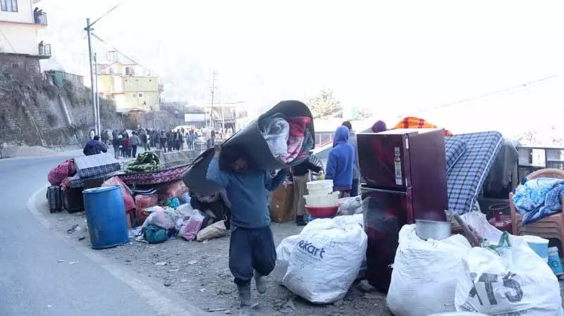 टनल ब्लास्टिंग, NHAI शिमला इलाके में टूटी इमारतों को एक्वायर करेगा टनल ब्लास्टिंग, NHAI शिमला इलाके में टूटी इमारतों को एक्वायर करेगा