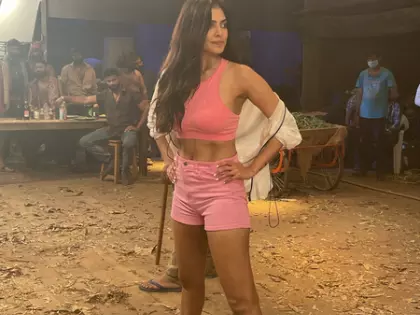 मालविका मोहनन ने द राजा साब का BTS वीडियो शेयर किया मालविका मोहनन ने द राजा साब का BTS वीडियो शेयर किया