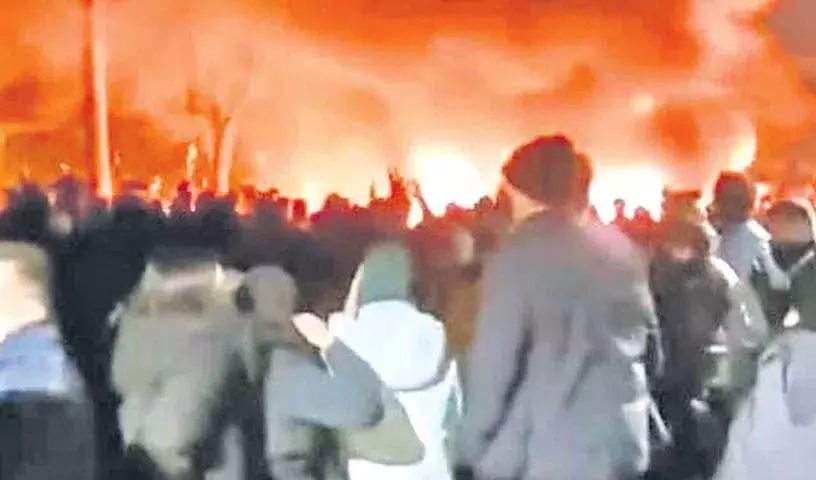 Iran ने लाइव विरोध प्रदर्शन किया, तेहरान ने कहा कि अगर हमला हुआ तो वह हम पर पलटवार करेगा Iran ने लाइव विरोध प्रदर्शन किया, तेहरान ने कहा कि अगर हमला हुआ तो वह हम पर पलटवार करेगा
