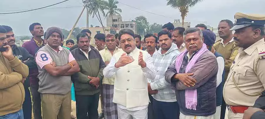कामसमुद्र होबली के विकास के लिए ₹200 करोड़: S.N. Narayanaswamy कामसमुद्र होबली के विकास के लिए ₹200 करोड़: S.N. Narayanaswamy