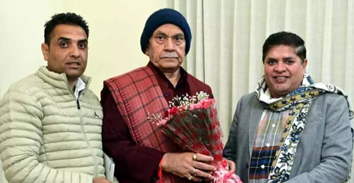 चेयरमैन SOS इंटरनेशनल, मशरूम उत्पादकों ने एलजी से मुलाकात की चेयरमैन SOS इंटरनेशनल, मशरूम उत्पादकों ने एलजी से मुलाकात की