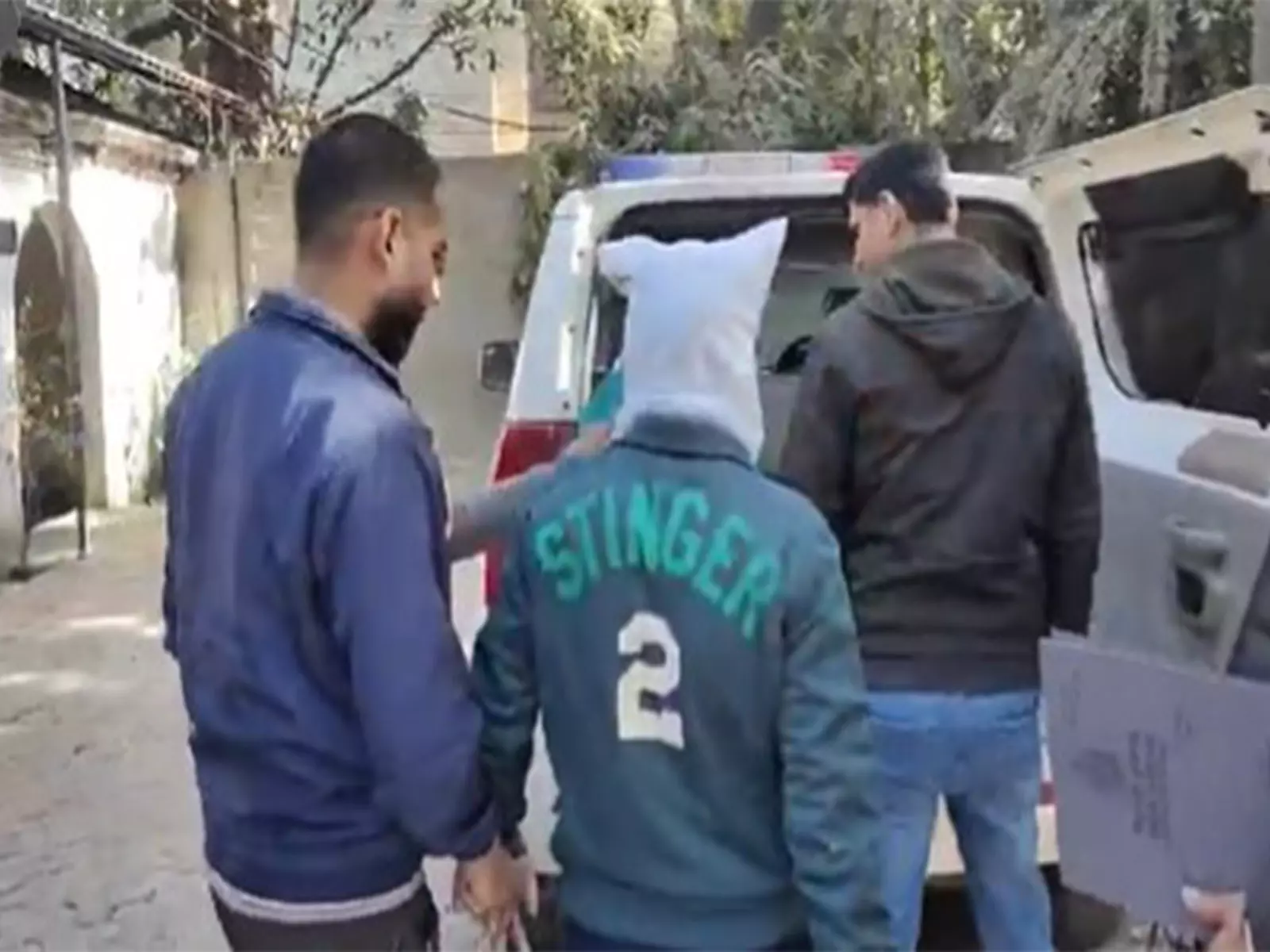 Delhi: तुर्कमान गेट पर पत्थरबाजी की घटना में दो और आरोपी गिरफ्तार Delhi: तुर्कमान गेट पर पत्थरबाजी की घटना में दो और आरोपी गिरफ्तार