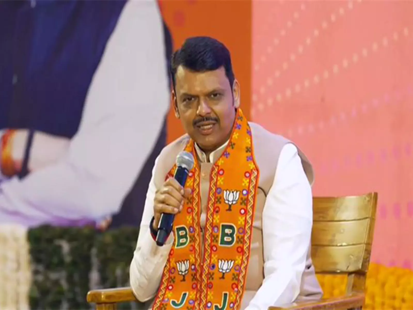 PMC चुनाव: फडणवीस ने अपराधियों को टिकट देने वाली पार्टियों पर हमला किया PMC चुनाव: फडणवीस ने अपराधियों को टिकट देने वाली पार्टियों पर हमला किया