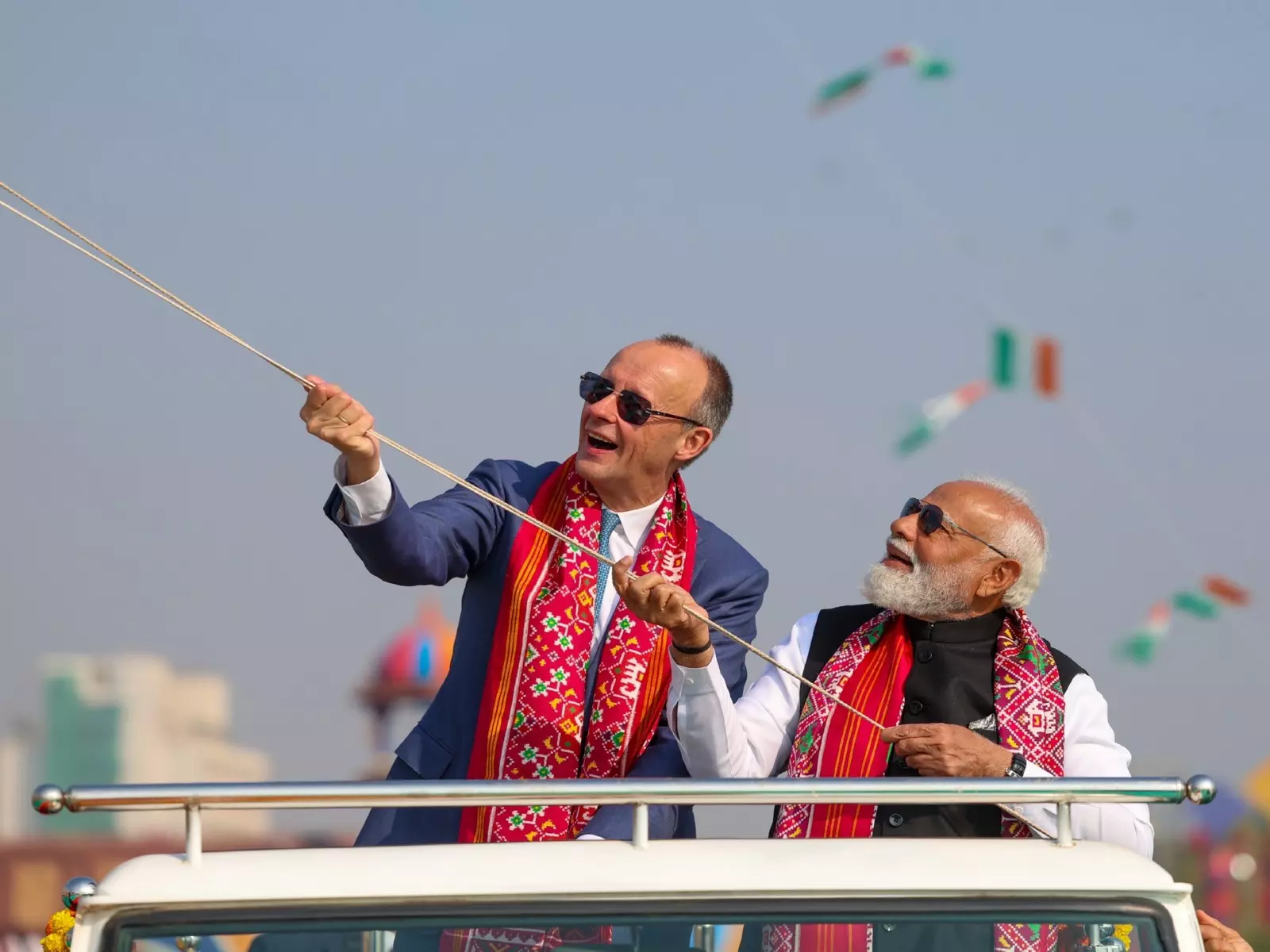 PM मोदी और जर्मनी के चांसलर फ्रेडरिक मर्ज़ ने अंतर्राष्ट्रीय पतंग महोत्सव 2026 का किया उद्घाटन PM मोदी और जर्मनी के चांसलर फ्रेडरिक मर्ज़ ने अंतर्राष्ट्रीय पतंग महोत्सव 2026 का किया उद्घाटन