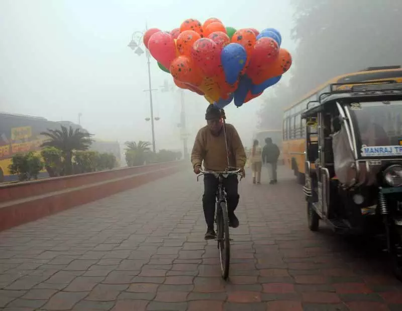 Amritsar: शीत लहर की वजह से आम जनजीवन प्रभावित, दिहाड़ी मजदूरों पर भारी असर Amritsar: शीत लहर की वजह से आम जनजीवन प्रभावित, दिहाड़ी मजदूरों पर भारी असर