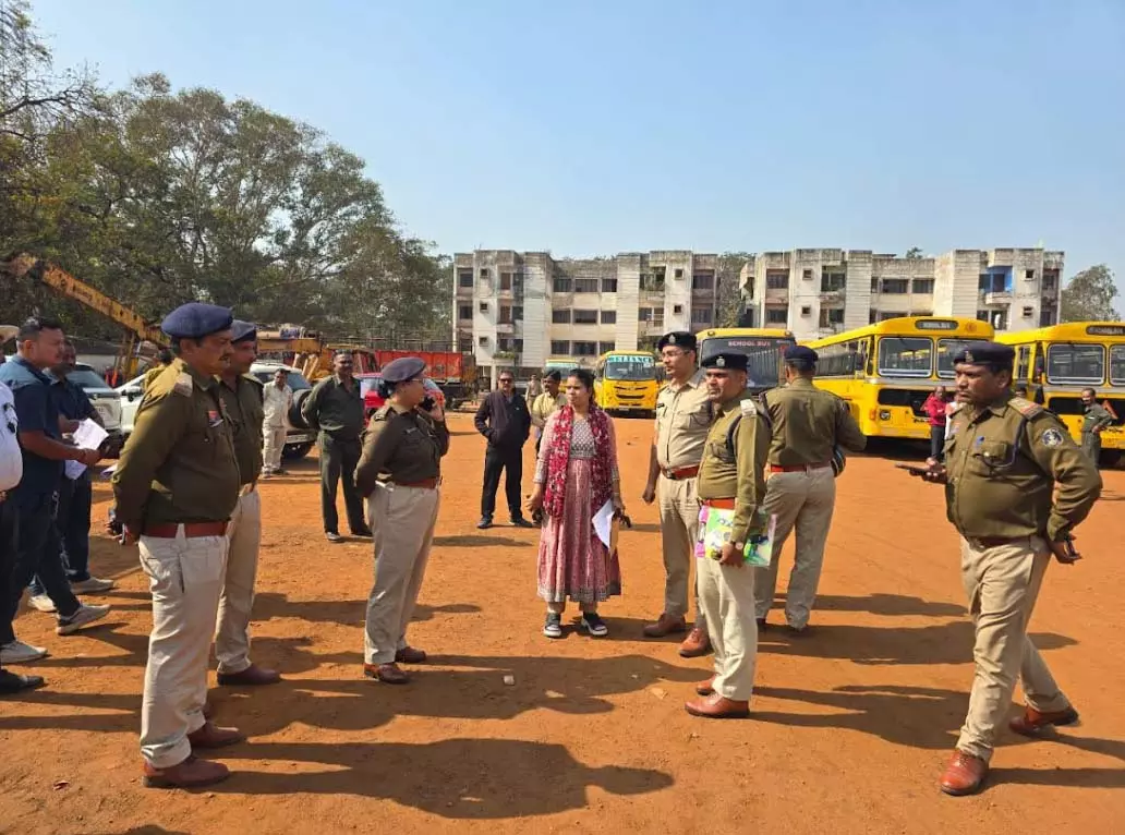 स्कूल बसों का बड़े पैमाने पर किया निरीक्षण, 65 बसों पर 50,900 रुपये का लगाया जुर्माना स्कूल बसों का बड़े पैमाने पर किया निरीक्षण, 65 बसों पर 50,900 रुपये का लगाया जुर्माना