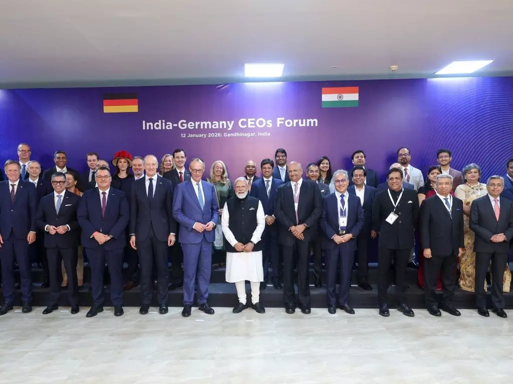 PM मोदी: भारत-जर्मनी आर्थिक साझेदारी मजबूत, CEOS के साथ हुई रणनीतिक वार्ता PM मोदी: भारत-जर्मनी आर्थिक साझेदारी मजबूत, CEOS के साथ हुई रणनीतिक वार्ता