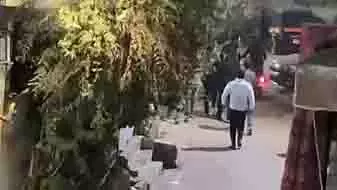 पिंपरी में नशे में धुत ग्रुप ने NCP की महिला उम्मीदवार के घर पर हमला किया पिंपरी में नशे में धुत ग्रुप ने NCP की महिला उम्मीदवार के घर पर हमला किया