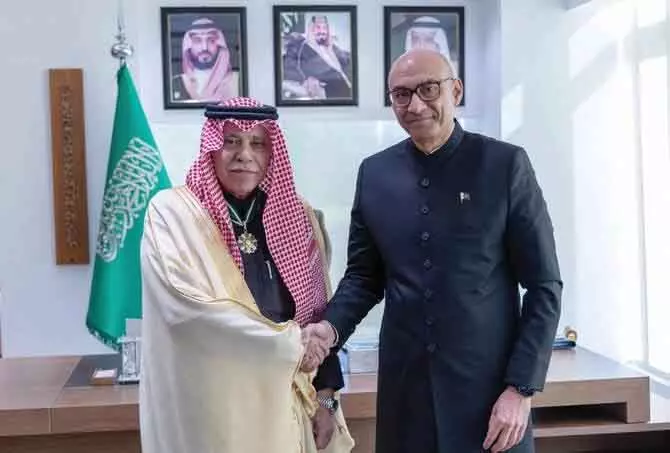 Pakistan का दूसरा बड़ा नागरिक सम्मान: सऊदी कॉमर्स मिनिस्टर को मिला अवॉर्ड Pakistan का दूसरा बड़ा नागरिक सम्मान: सऊदी कॉमर्स मिनिस्टर को मिला अवॉर्ड