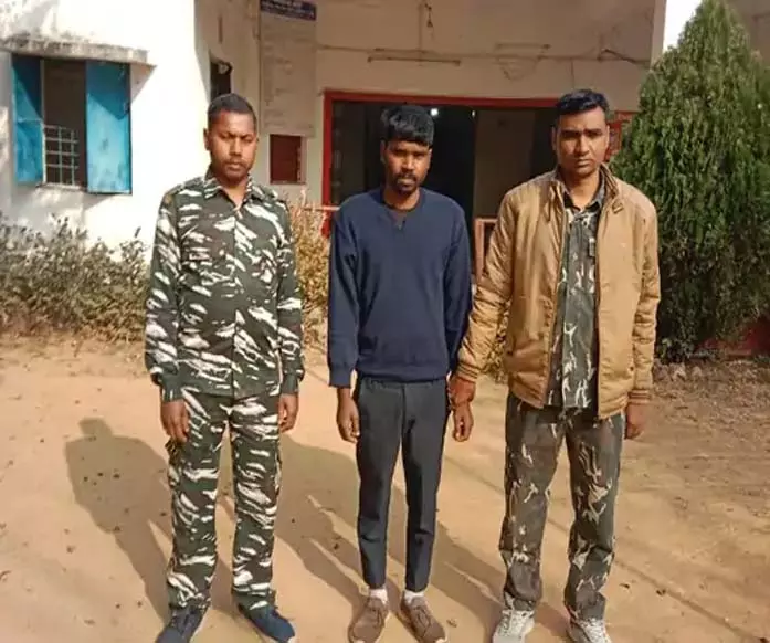 पुलिस ने नाबालिग से दुष्कर्म के आरोपी को गिरफ्तार कर न्यायिक रिमांड पर भेजा जेल पुलिस ने नाबालिग से दुष्कर्म के आरोपी को गिरफ्तार कर न्यायिक रिमांड पर भेजा जेल