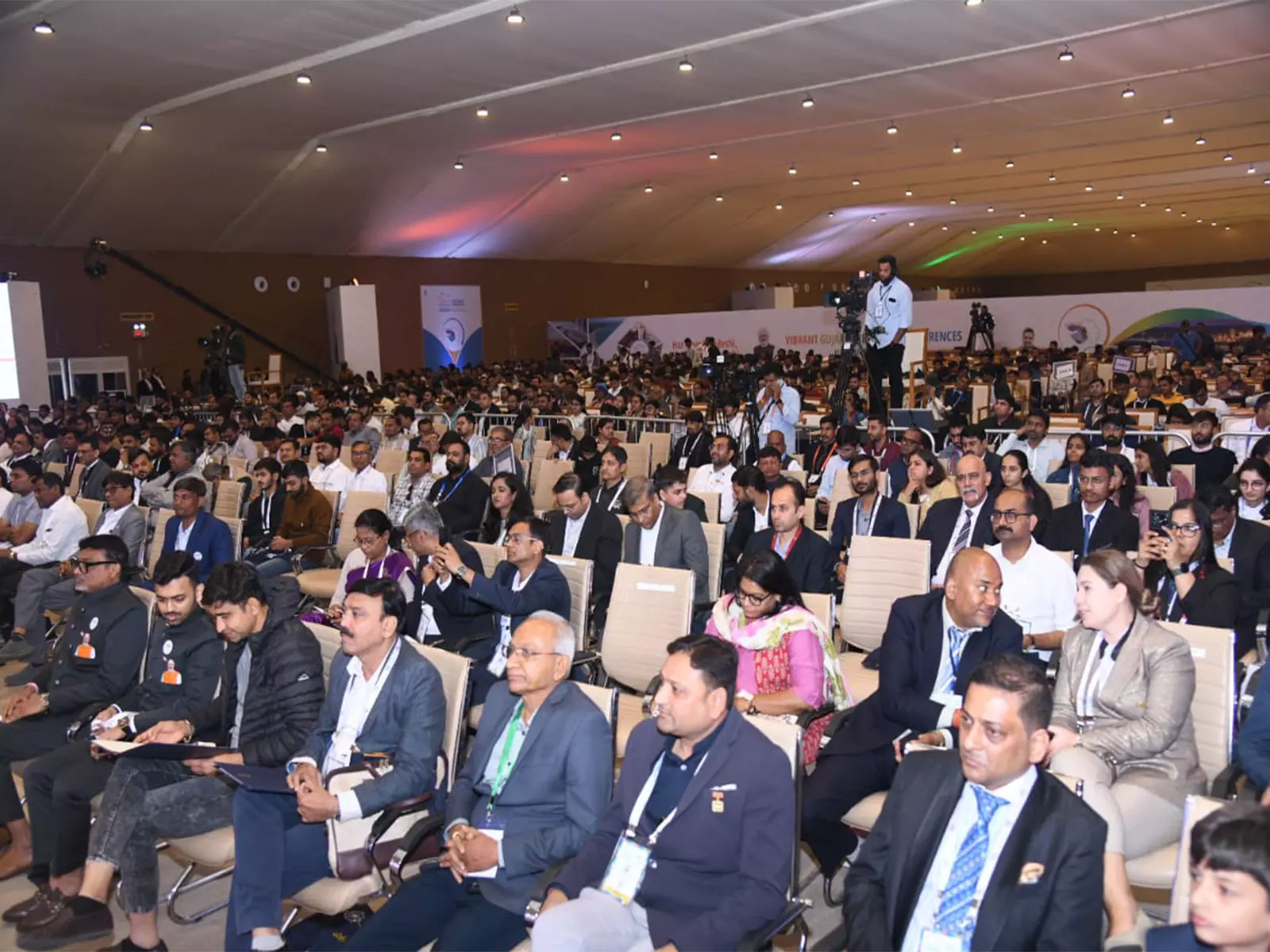 Vibrant Gujarat में भारतीय उत्पादों के वैश्विक विस्तार पर विशेष सत्र Vibrant Gujarat में भारतीय उत्पादों के वैश्विक विस्तार पर विशेष सत्र