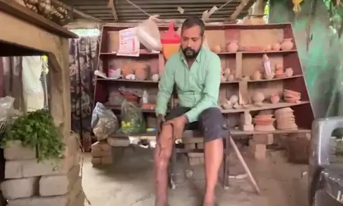 इंसानियत के लिए क्या सरकार के पास 10 लाख नहीं, घोटाले हो रहे करोड़ों के
