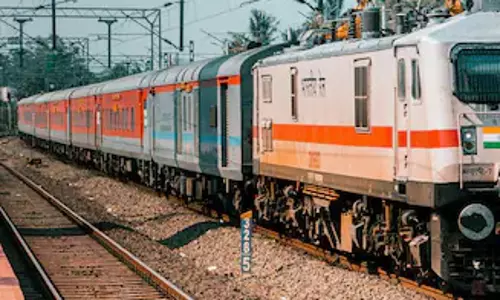 रायगढ़-बिलासपुर मेमू ट्रेन कल रद्द रायगढ़-बिलासपुर मेमू ट्रेन कल रद्द