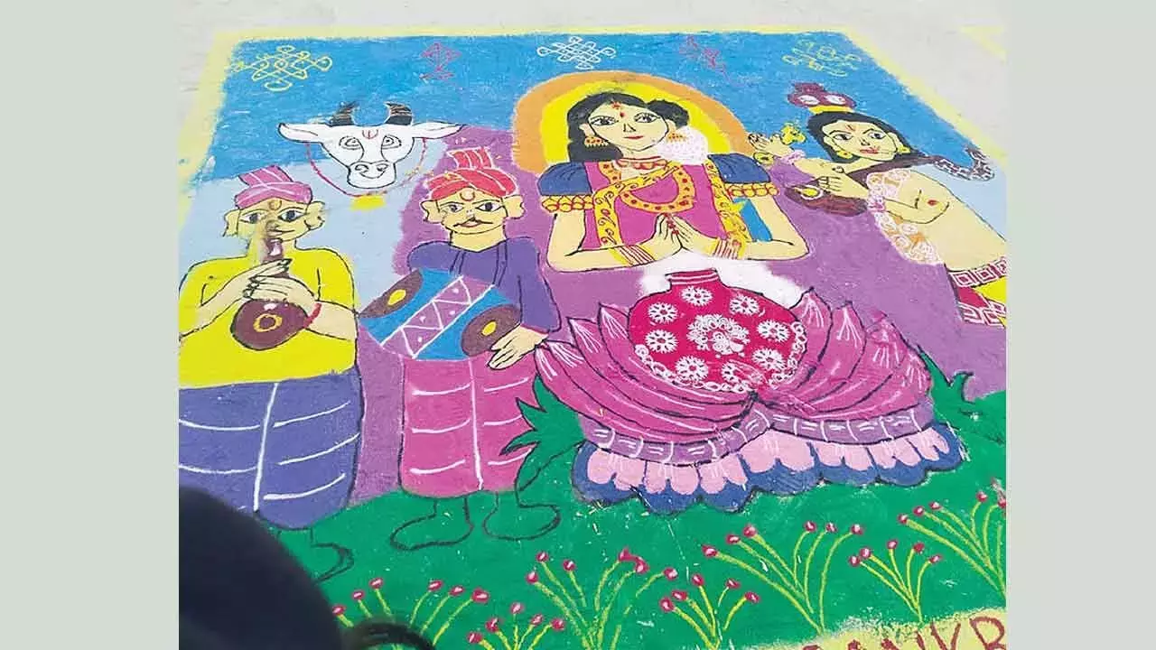 Rangoli तेलंगाना की संस्कृति और फसल की खुशियों की कहानियाँ बुनती हैं Rangoli तेलंगाना की संस्कृति और फसल की खुशियों की कहानियाँ बुनती हैं