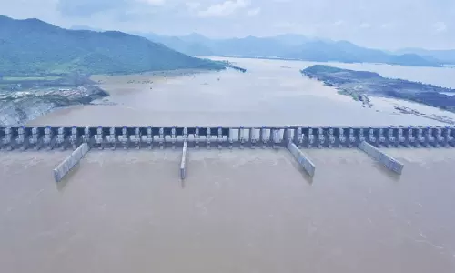 Telangana ने आंध्र प्रदेश के पोलावरम प्रोजेक्ट पर रिट पिटीशन वापस ली Telangana ने आंध्र प्रदेश के पोलावरम प्रोजेक्ट पर रिट पिटीशन वापस ली