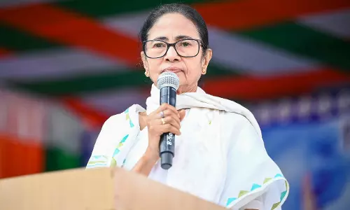 Trinamool कांग्रेस ने ‘वोट चोरी’ का मुद्दा उठाया और राहुल गांधी चुपचाप देखते रहे Trinamool कांग्रेस ने ‘वोट चोरी’ का मुद्दा उठाया और राहुल गांधी चुपचाप देखते रहे