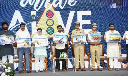Telangana CM ने ट्रैफिक चालान के लिए ऑटो-डेबिट सिस्टम का सुझाव दिया
