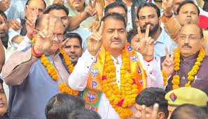 Kondhwa से BJP के इकलौते मुस्लिम उम्मीदवार यूनिवर्सिटी गोल्ड मेडलिस्ट
