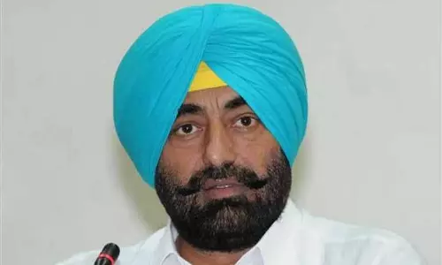 Khaira ने कॉलेज को प्राइवेट सोसाइटी को लीज़ पर देने पर राज्य सरकार पर सवाल उठाए Khaira ने कॉलेज को प्राइवेट सोसाइटी को लीज़ पर देने पर राज्य सरकार पर सवाल उठाए