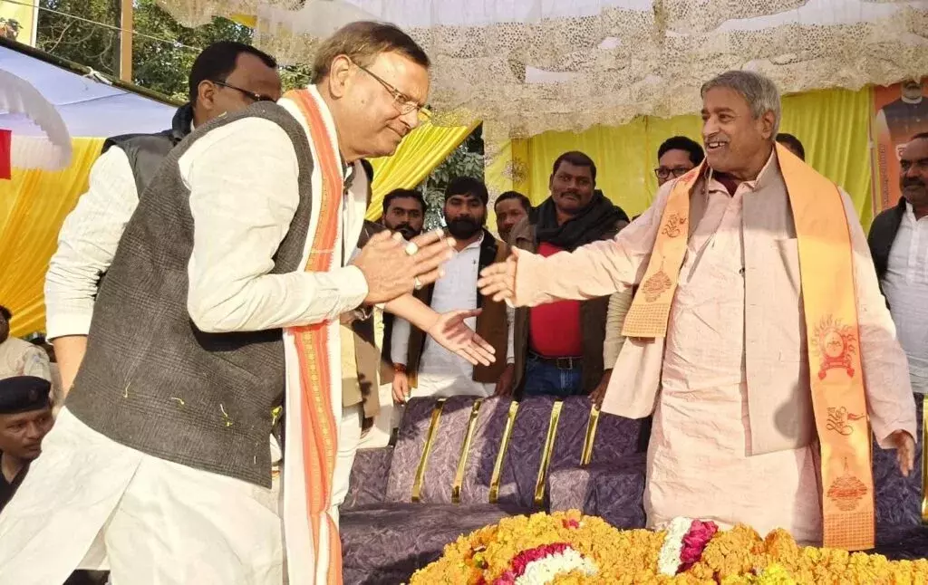 Ayodhya: विनय कटियार ने जताई राजनीति में सक्रिय बने रहने की इच्छा Ayodhya: विनय कटियार ने जताई राजनीति में सक्रिय बने रहने की इच्छा