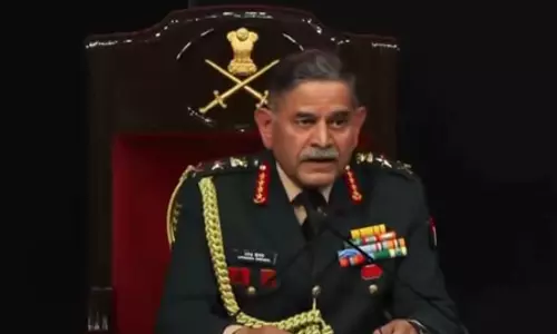 उत्तरी मोर्चे पर स्थिति स्थिर, लेकिन निरंतर सतर्कता आवश्यकः थल सेनाध्यक्ष उत्तरी मोर्चे पर स्थिति स्थिर, लेकिन निरंतर सतर्कता आवश्यकः थल सेनाध्यक्ष